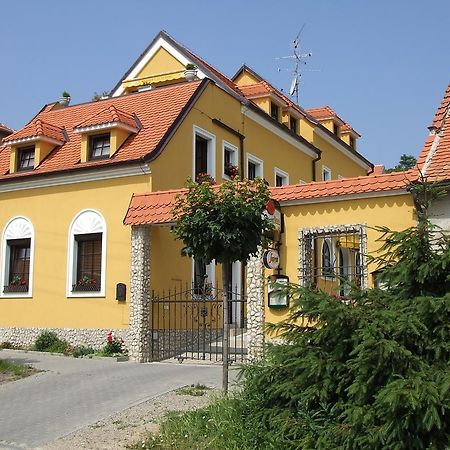 Hotel U Svateho Urbana Mikulov Zewnętrze zdjęcie